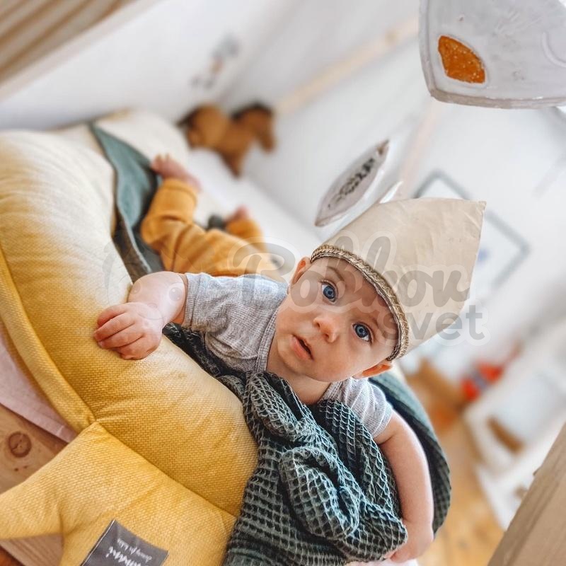 Zamatové hniezdo pre bábätko DAMANI edícia CROWN - horčicové