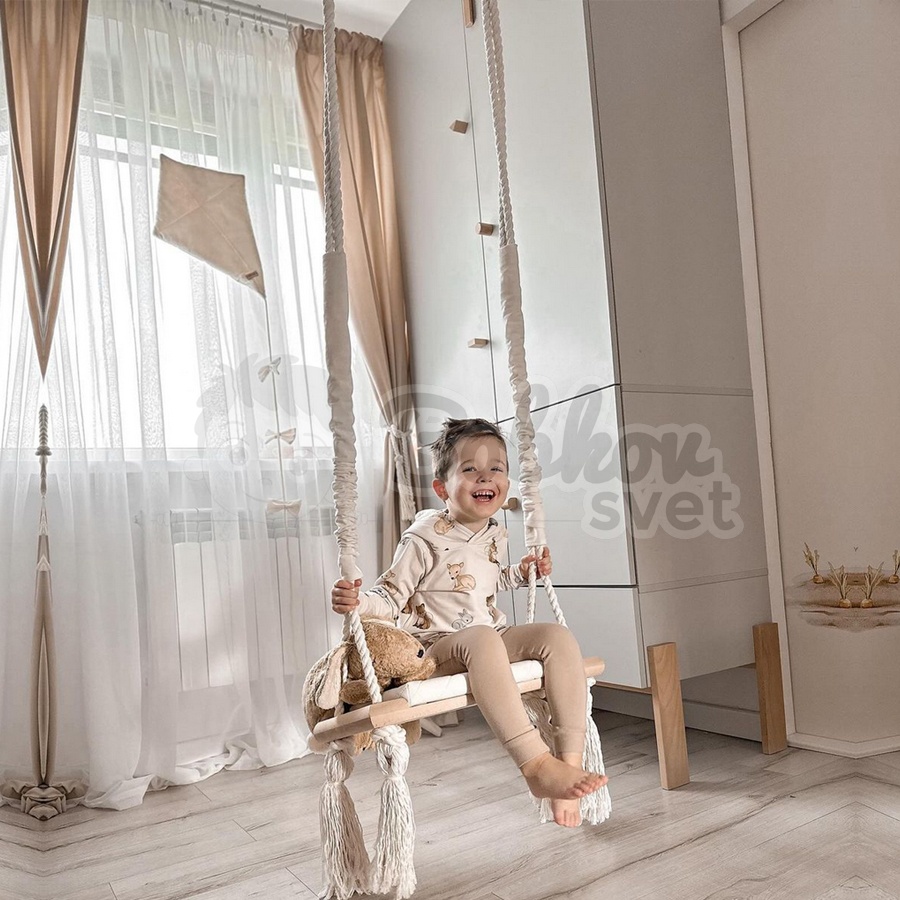 VELVET štýlová drevená hojdačka so strapcami - ružová