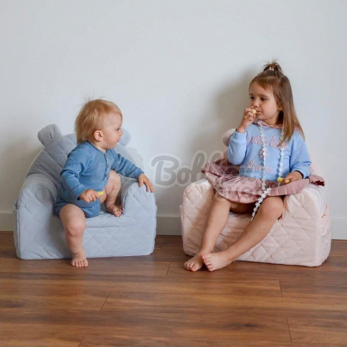 Zamatové detské kresielko Velvet s uškami - Gray