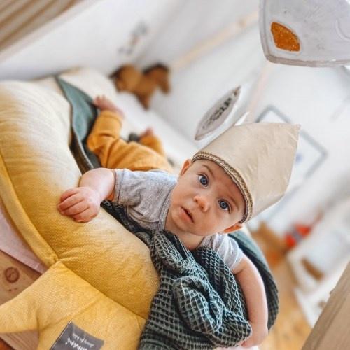 Zamatové hniezdo pre bábätko DAMANI edícia CROWN