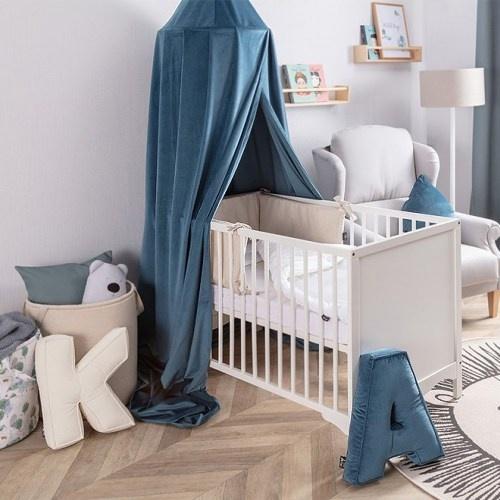Dekoračný vankúš do izby VELVET písmená z abecedy