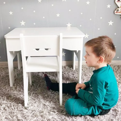 SET stolík a stolička pre deti s nápadným výrezom