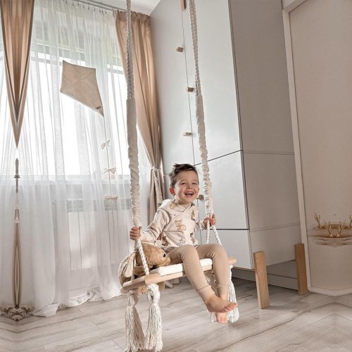 VELVET štýlová drevená hojdačka so strapcami