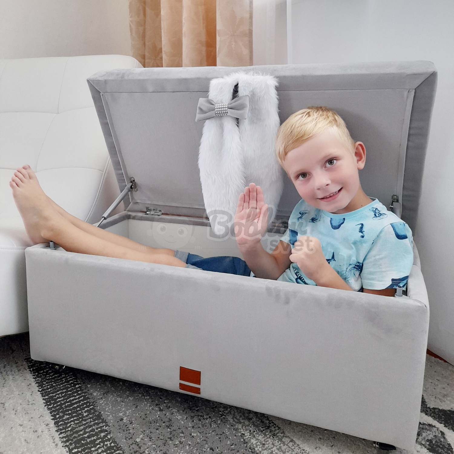 LUXURY úložný box / veľký taburet na sedenie s uškami - bledomodrý